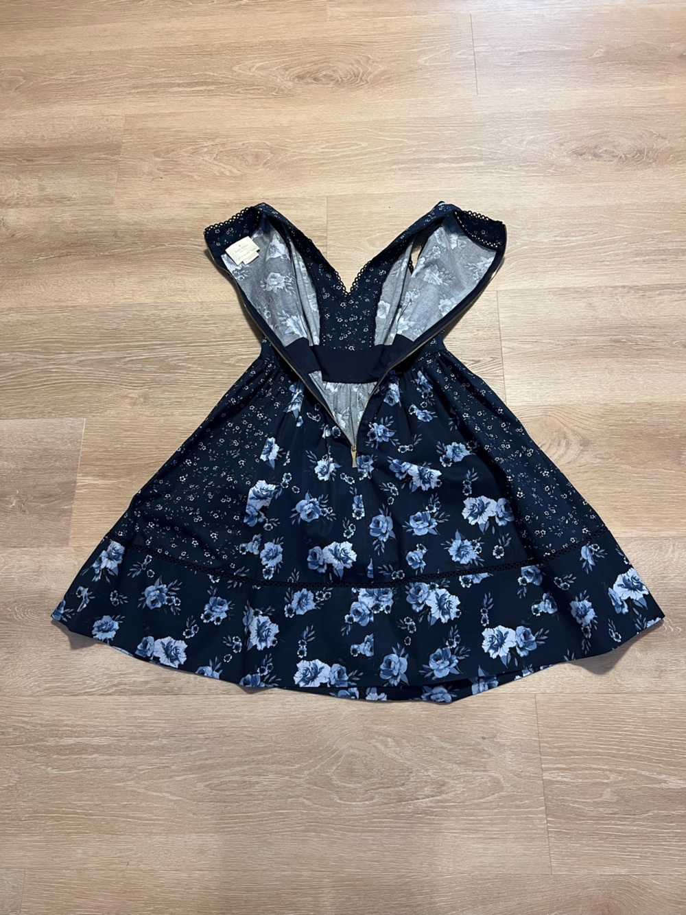 Kate Spade Prairie Rose Fit & Flare‎ Dress V Neck Navy Floral Lace Trim Size 0 - Picture 7 of 12
